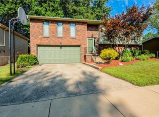 4523 Lawson Dr, Decatur, IL 62526