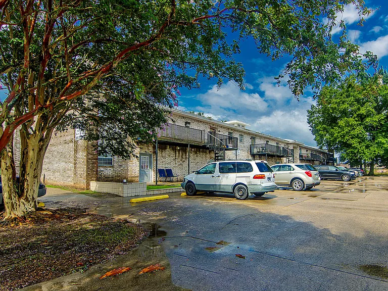 1200 Louise St — Photo 11