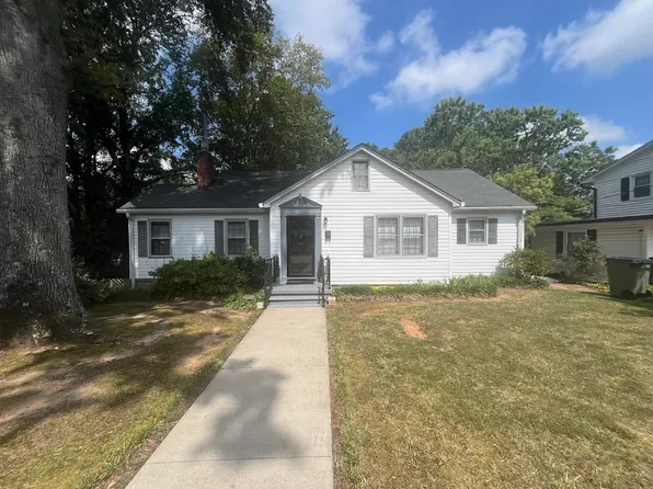 904 S Limestone St, Gaffney, SC 29340