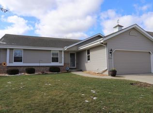 N172W20593 Westfield Dr, Jackson, WI 53037
