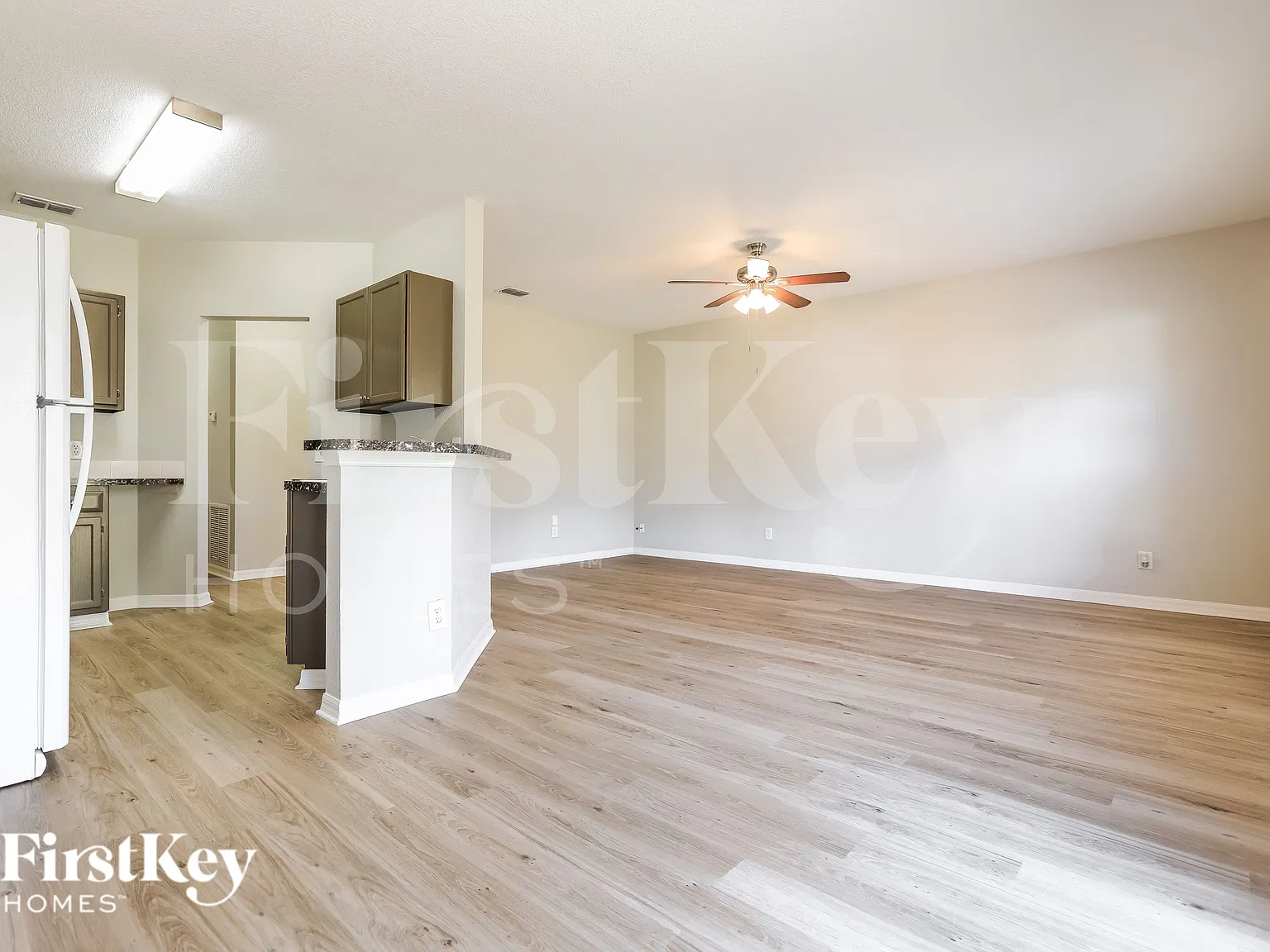 4 bed, 2.0 bath, 1400 sqft, $1,745 — Photo 4