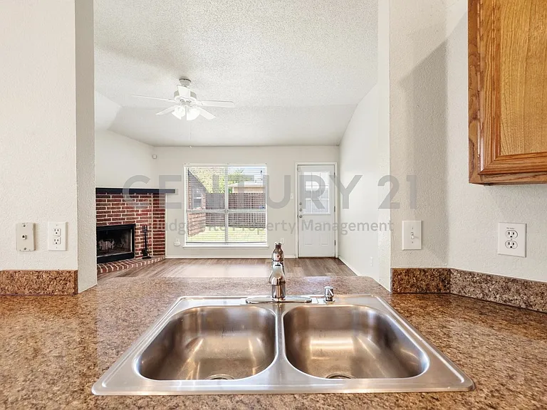 1529 Bluewater Dr — Photo 22