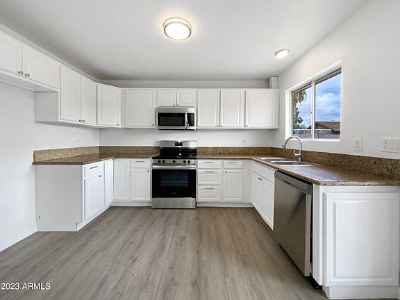 4th image of 2719 E ISABELLA Avenue