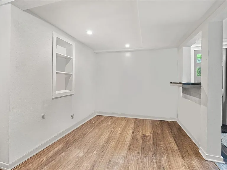 2501 1/2 Oakdale St S #2 — Photo 9
