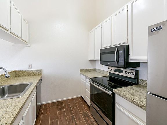 4th image of 1 Appian Way APT 706-7