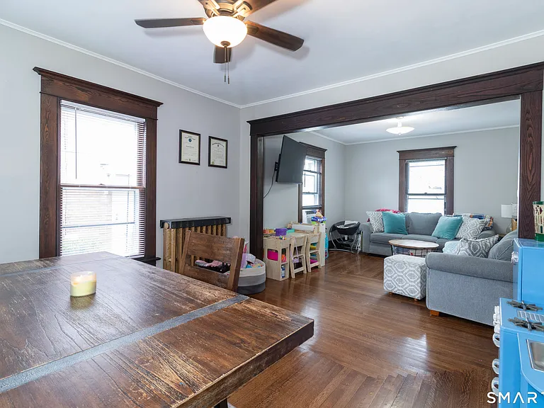 271 Brown St — Photo 9