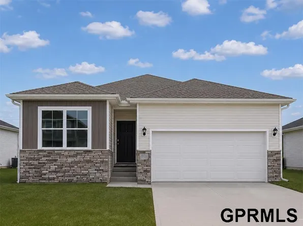 11981 S 114th Ave, Papillion, NE 68046