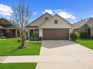 8122 Royal Breeze Dr, Cypress, TX 77433