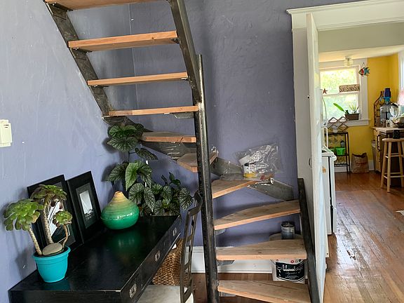 5th image of 850 Elrod Ave #1