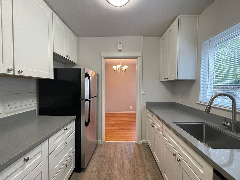 1st image of 657 Oakland Ave #B