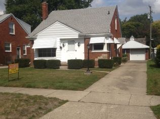 21563 Newcastle Rd, Harper Woods, MI 48225