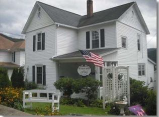 76 E Walnut St, Richwood, WV 26261