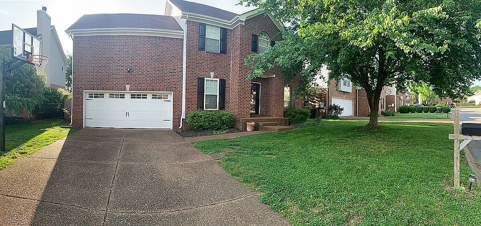 1st image of 624 Independence Dr E
