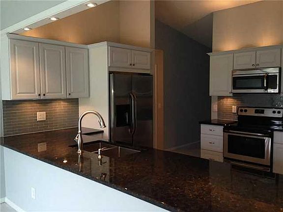 4th image of 868 SE Celtic Ave