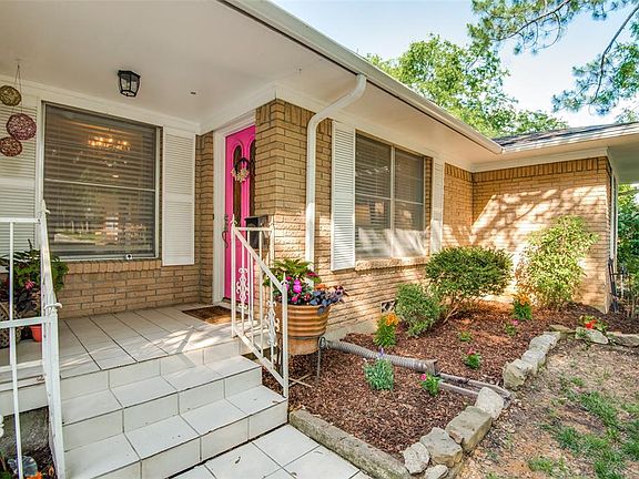 3rd image of 1019 E Windsor Dr