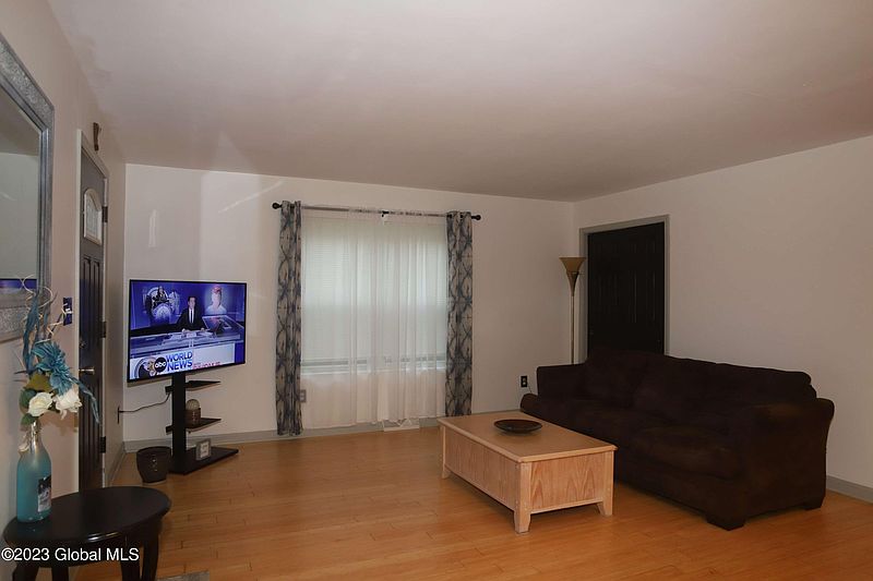 3rd image of 722 4th Avenue