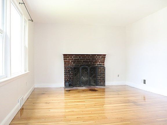 5th image of 9 Louds Ave #9
