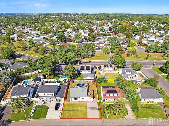 2nd image of 11 Kendall Dr