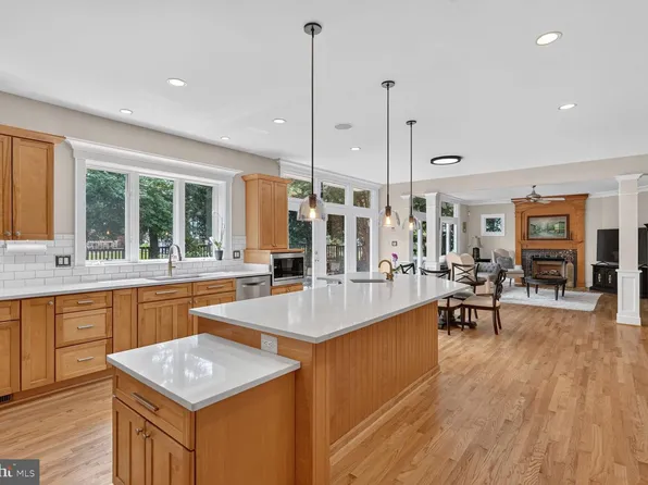 303 Talahi Rd SE, Vienna, VA 22180