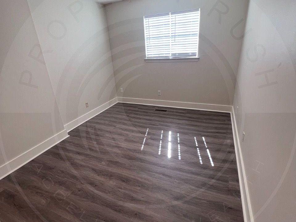 1st image of 4727 Tessie Ln #4727