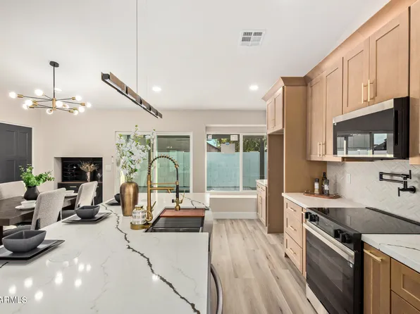 6221 W COMET Avenue, Glendale, AZ 85302