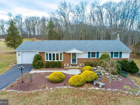 35 Gravel Pike, Red Hill, PA 18076