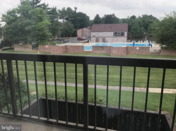 10028 Stedwick Rd APT 202, Montgomery Village, MD 20886