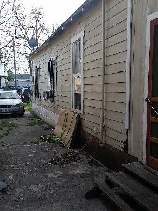 2nd image of 1152 Hakina Pl