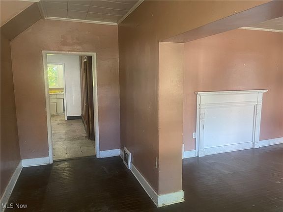 3rd image of 3335 West St