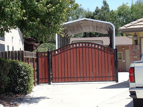 3rd image of 2216 N Mendonca Ct