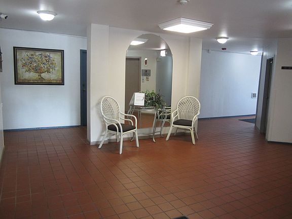 5th image of 2600 Brookwood Way Dr APT 106A
