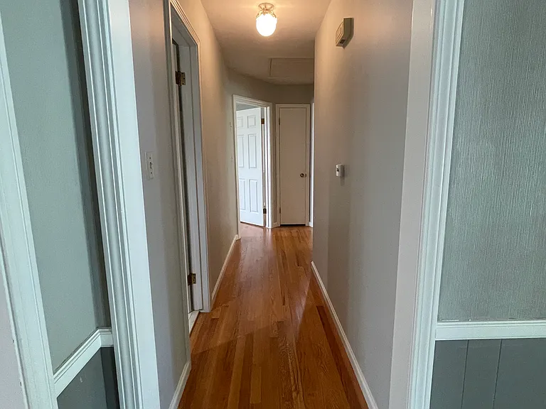 9549 Walmer St — Photo 11