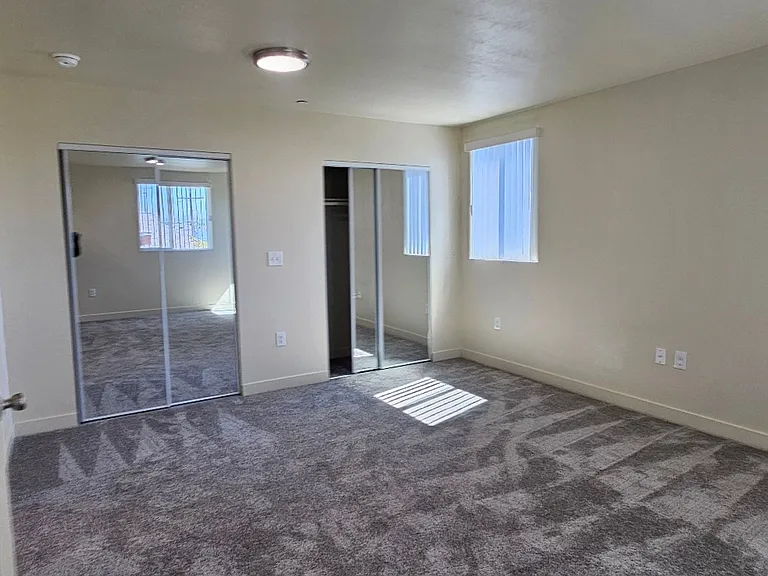 3839 Woodlawn Ave — Photo 43
