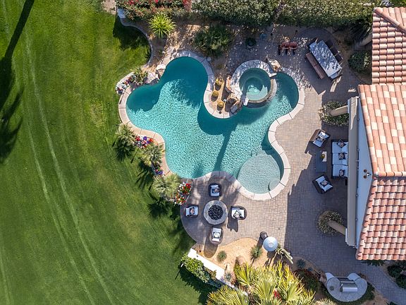 4th image of 79010 Mission Dr W