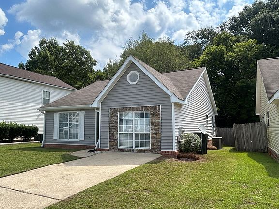 3rd image of 120 Radford Cir