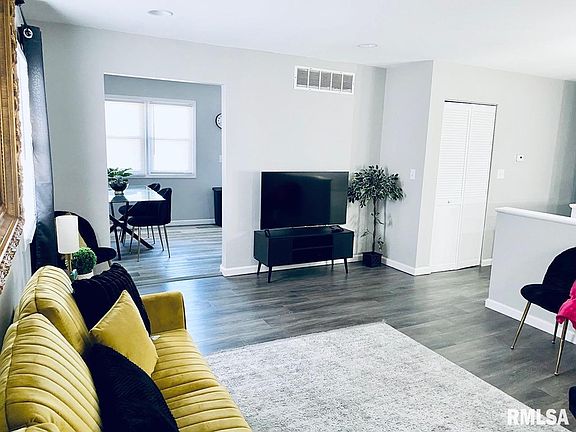 4th image of 63 Villanova Dr