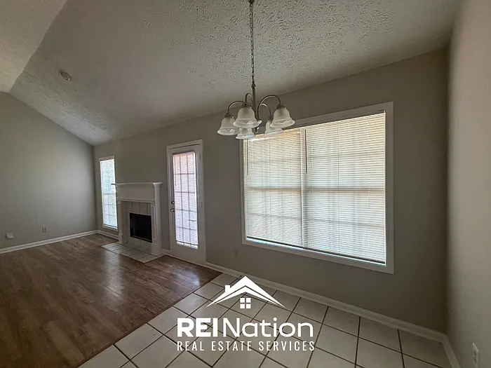 3 bed, 2.0 bath, 1536 sqft, $1,745 — Photo 4