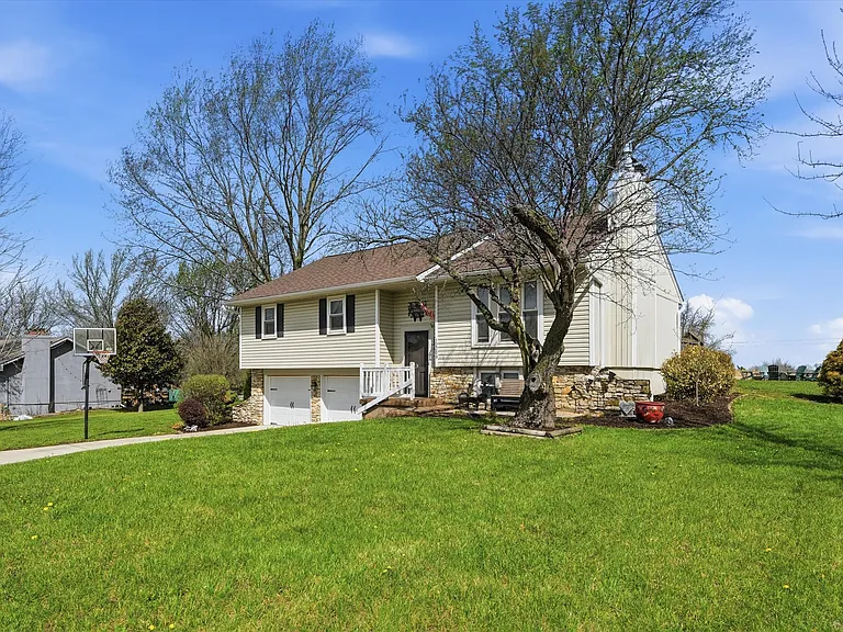 12200 Hollingsworth Rd — Photo 31