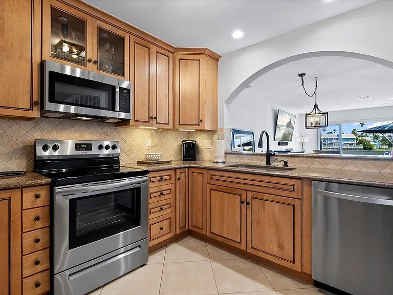 1121 Ocean Dunes Cir — Photo 11