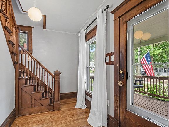 4th image of 113 Hamilton St