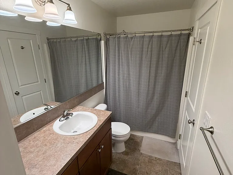 239 N Cedar St — Photo 20
