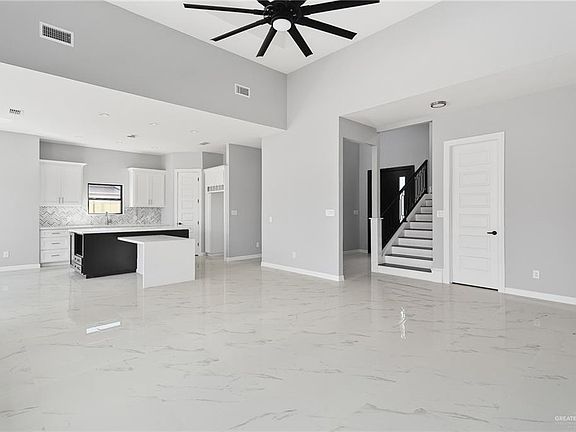 4th image of 1719 Red River Ave