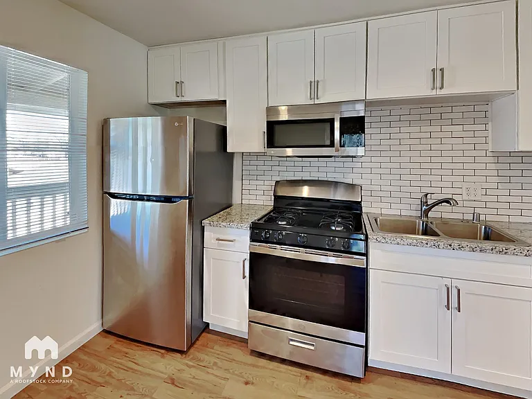 5631 53rd St #3 — Photo 8