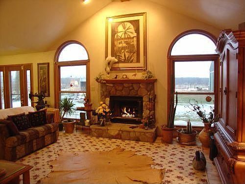 Enormous Great Room With Vaulted Ceiling