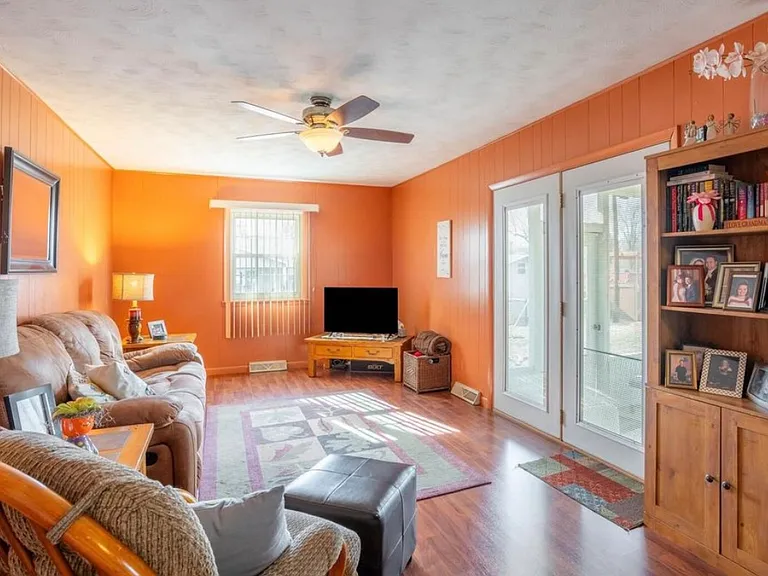 302 Lingale Ave — Photo 10