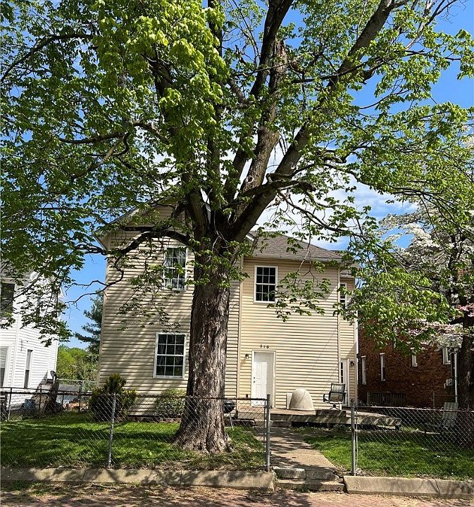 2nd image of 916 Swann St