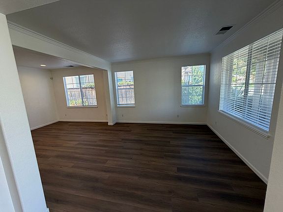 5th image of 2566 Greystone Dr