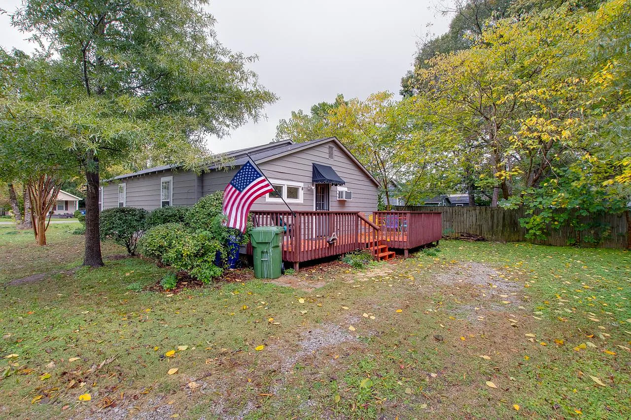1 bed, 700 sqft, $1,850 — Photo 2