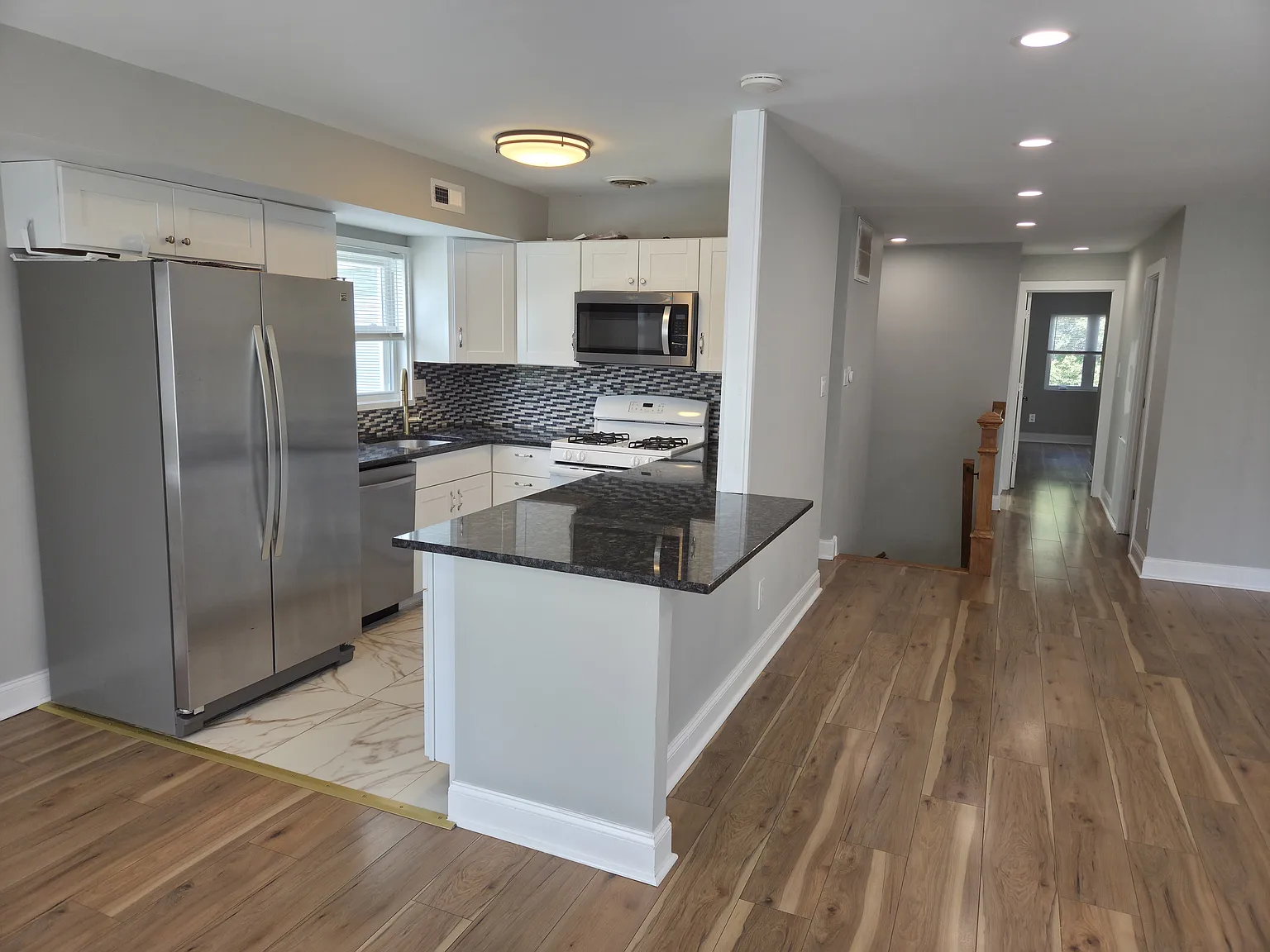 3 bed, 1348 sqft, $2,700 — Photo 3