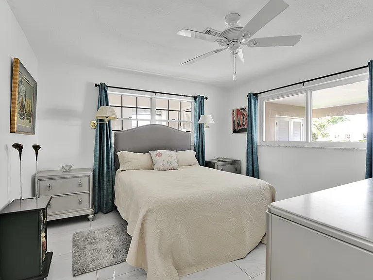 450 French Royale Cir — Photo 28